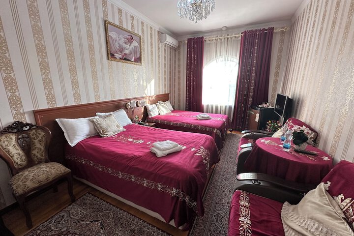 Room 13 of 48