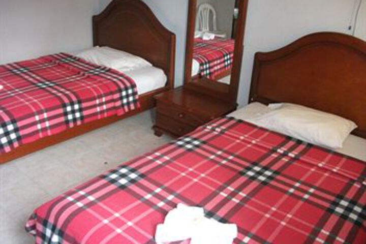 Room 10 of 25