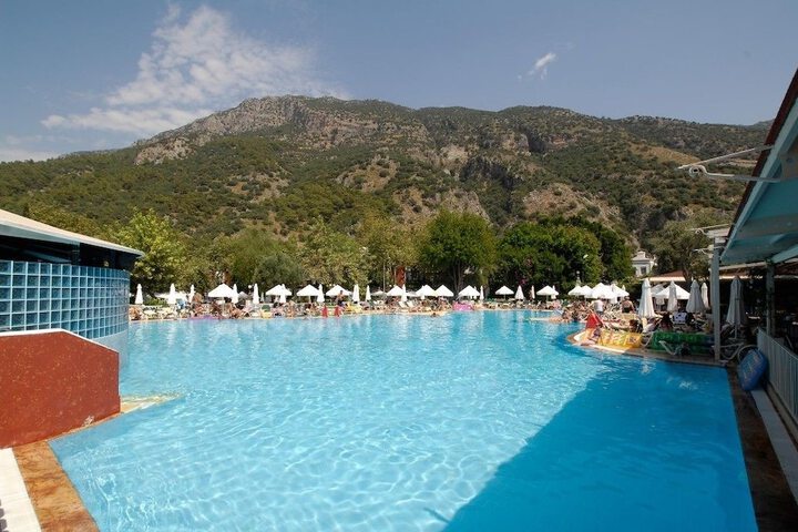 Hotel with Pool