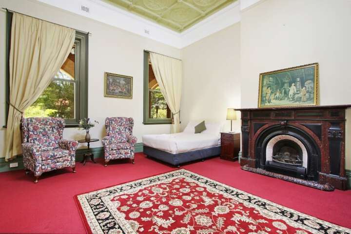 Room 7 of 31