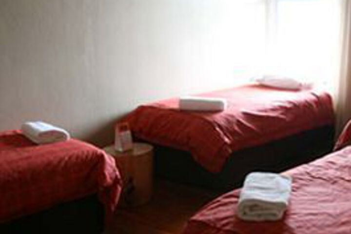 Room 13 of 19