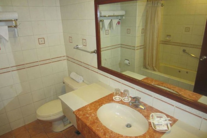 Room 15 of 23