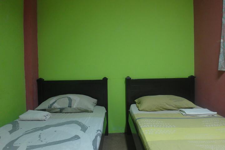 Room 3 of 48