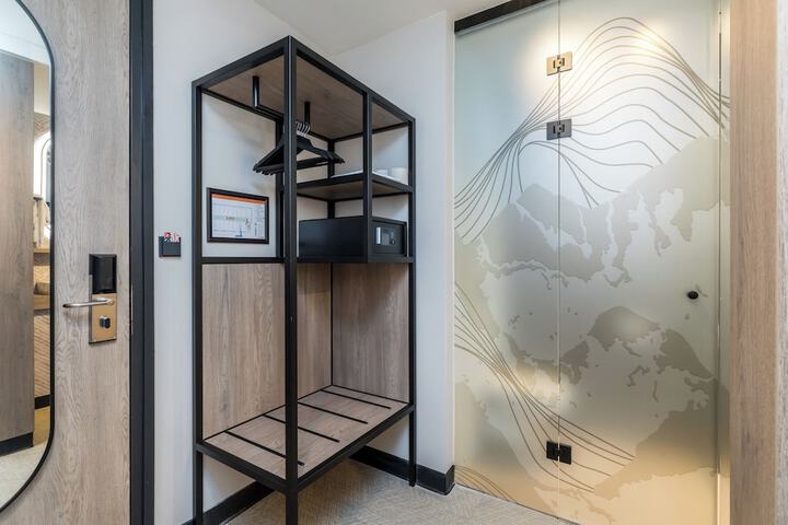 Room 5 of 55