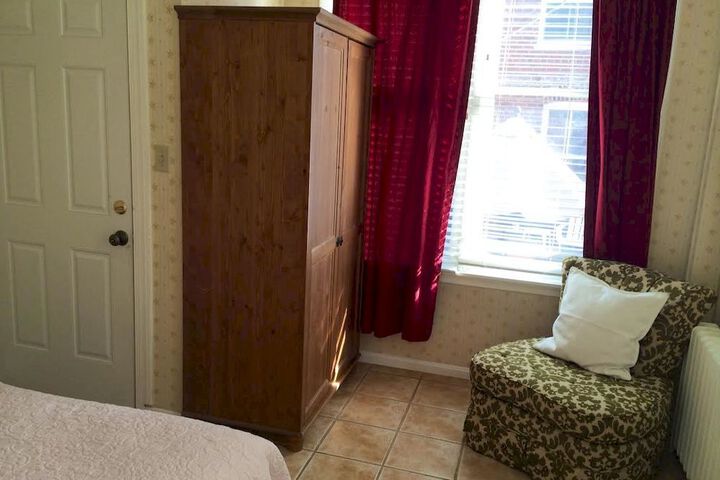 Room 18 of 99