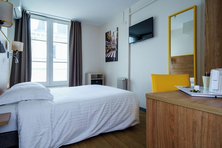 Room 43 of 61
