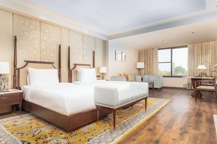 Room 35 of 191