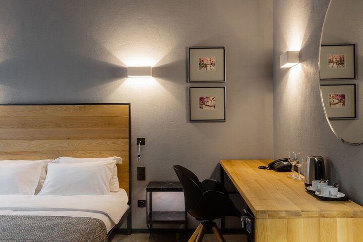 Room 9 of 70
