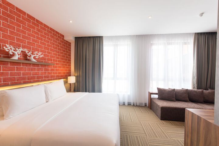 Room 15 of 54
