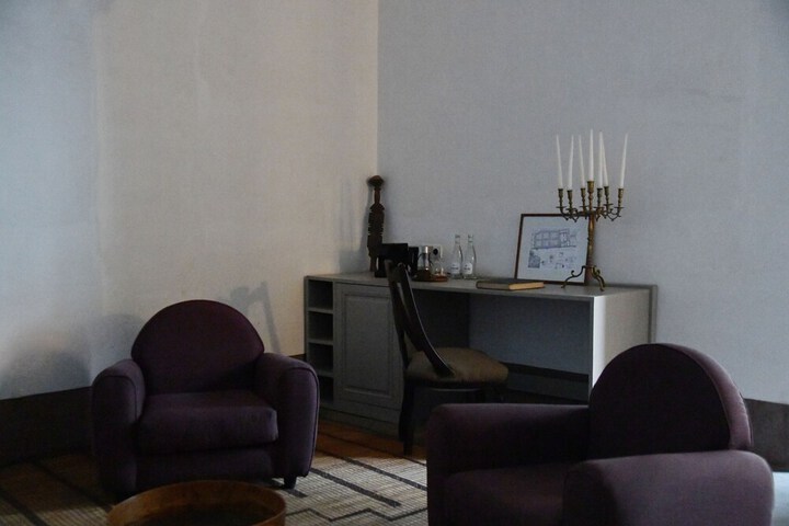 Room 25 of 95