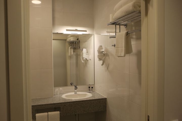Room 52 of 81