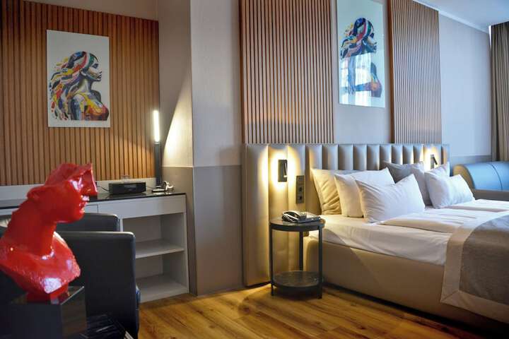 Room 74 of 136