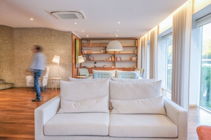 Room 8 of 15