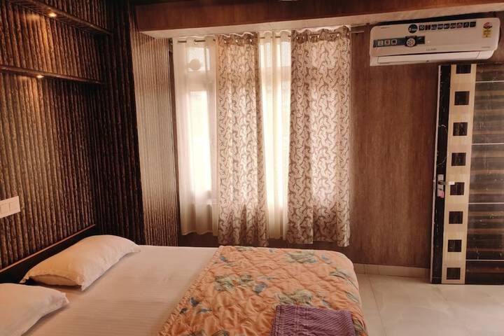 Room 10 of 15