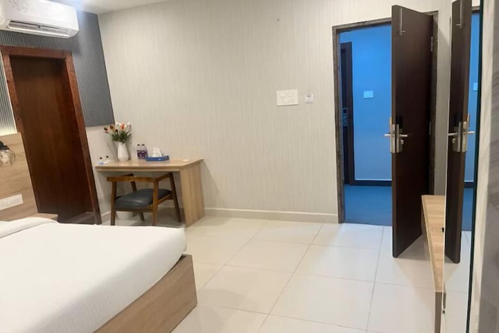 Room 16 of 26