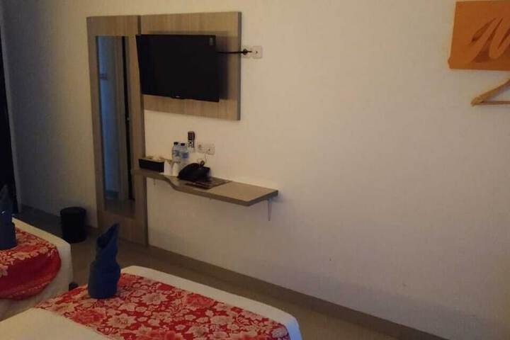 Room 5 of 15
