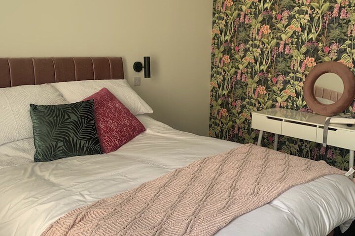 Room 2 of 19