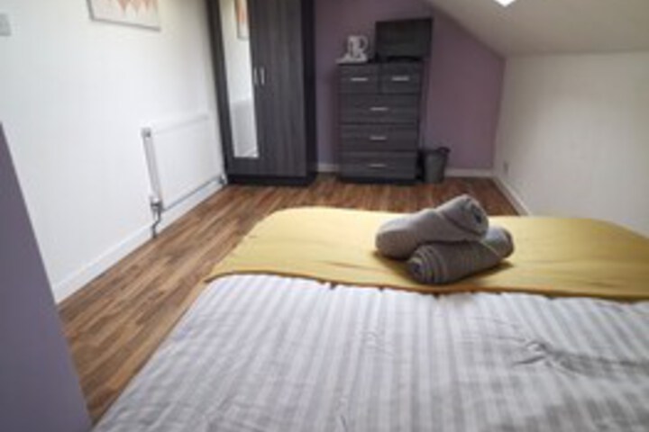 Room 27 of 35