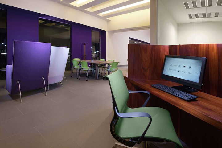 Business Center 24 of 28