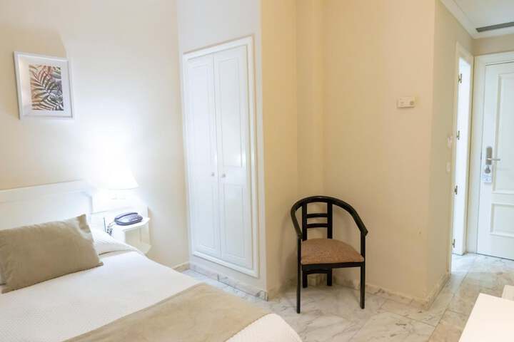 Room 22 of 70