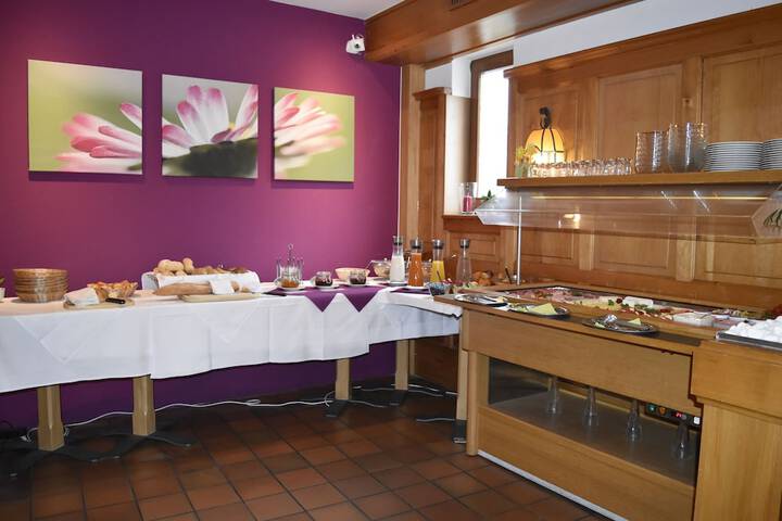 Breakfast/Coffee Service 4 of 26