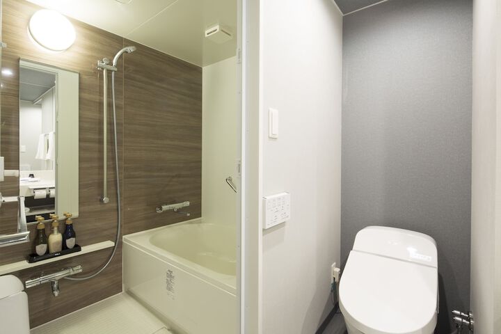 Room 14 of 50