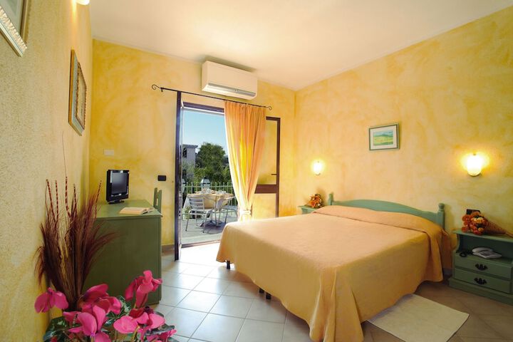 Room 2 of 52