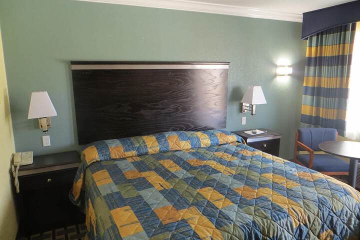 Room 4 of 26