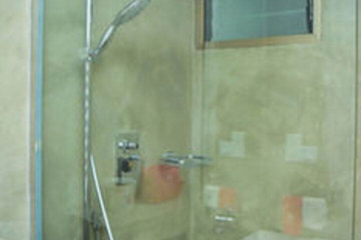 Room 7 of 27