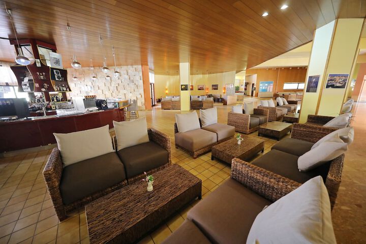 Entrance & Lobby