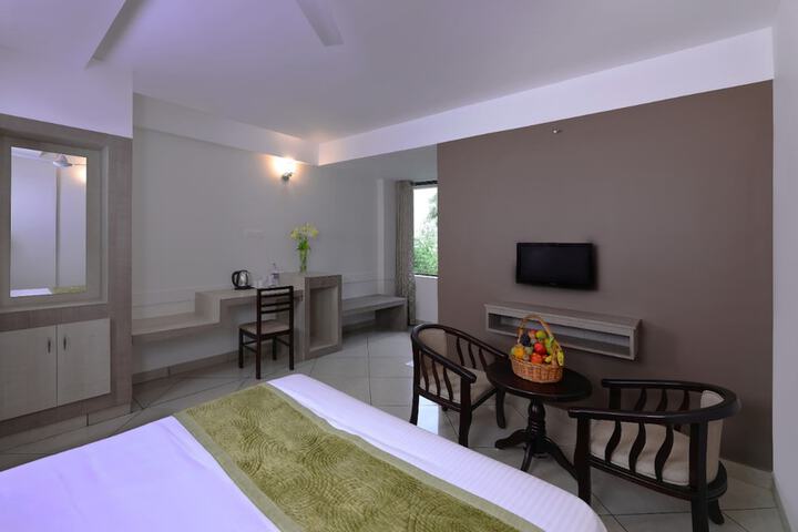 Room 8 of 21