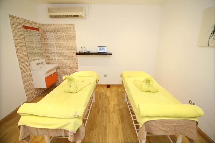 Massage Photo