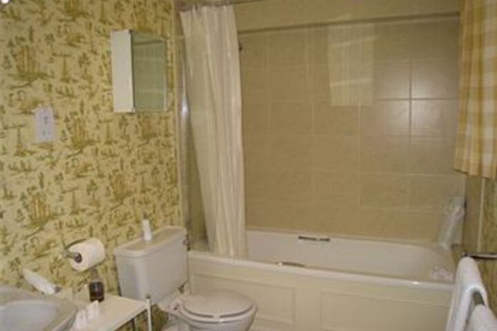 Room 5 of 19