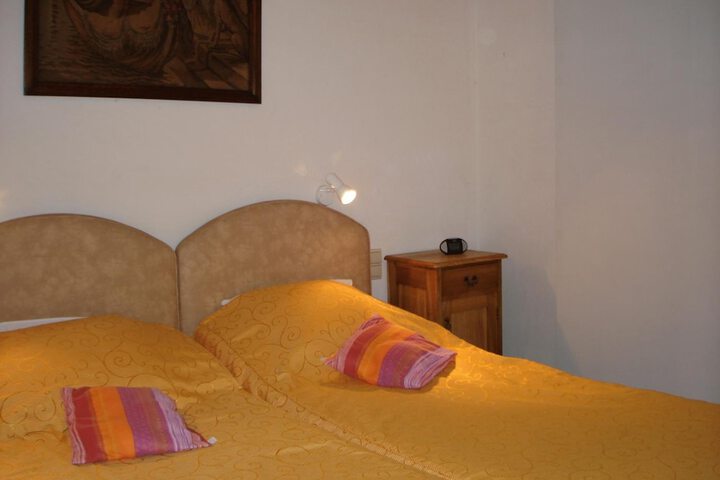 Room 10 of 60