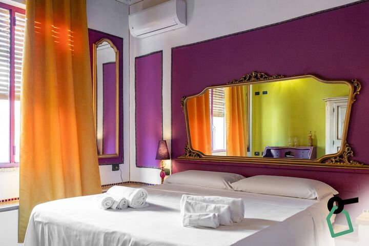 Room 26 of 38