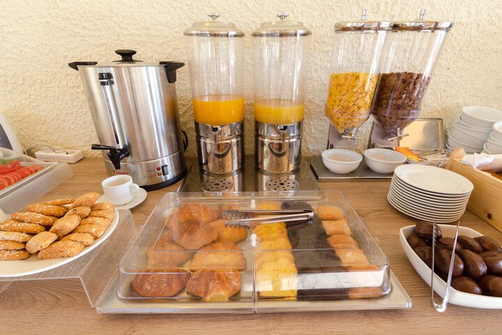 Breakfast/Coffee Service 30 of 54