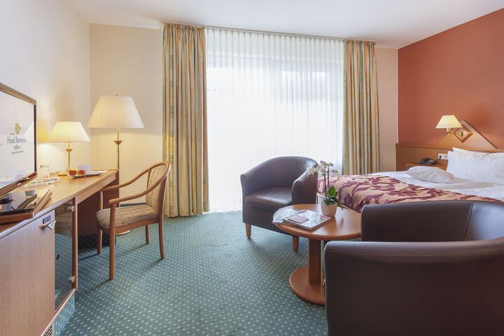 Room 15 of 102