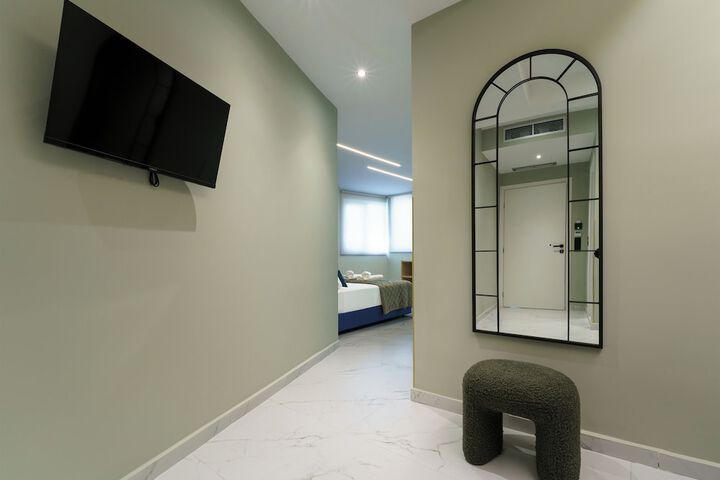 Room 21 of 100