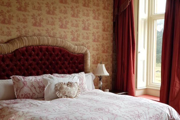 Room 27 of 73