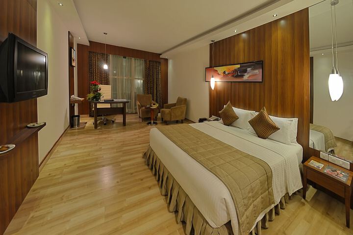 Room 4 of 36