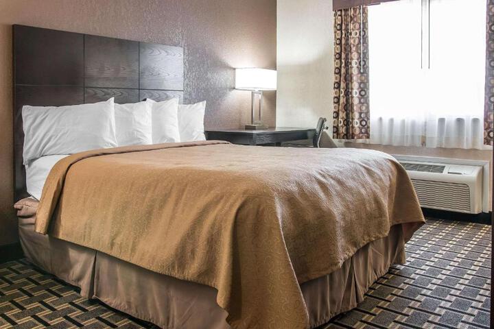 Queen Bed Accessible (7 of 11)