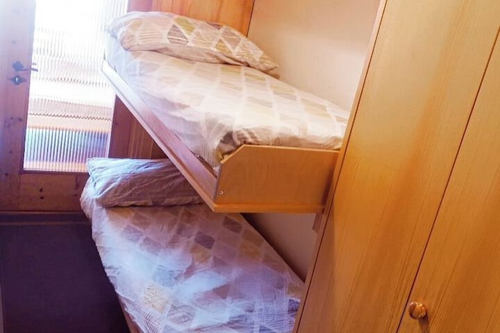 Room 2 of 9
