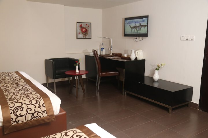 Room 9 of 49