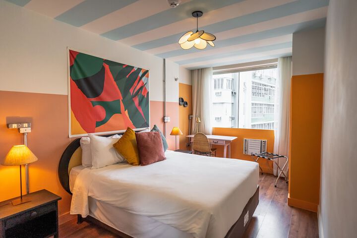Room 13 of 48