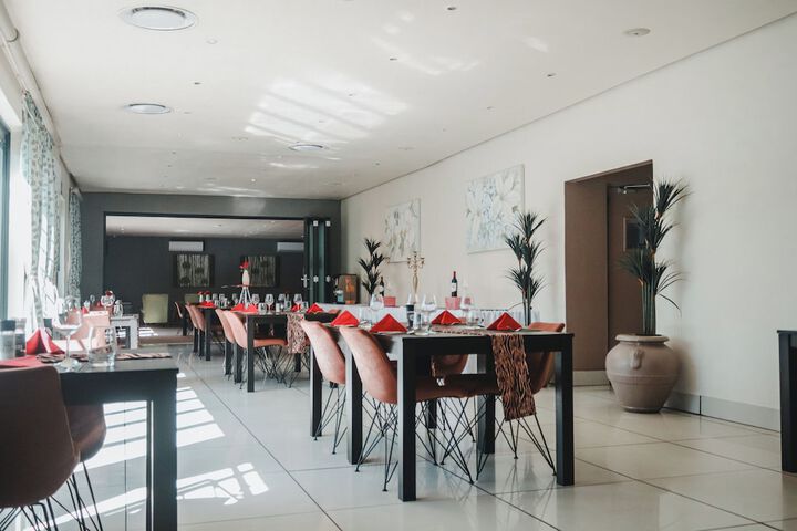 Dining 80 of 103