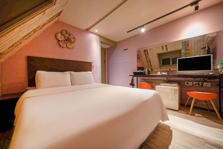 Room 32 of 32
