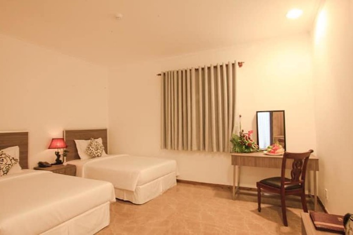 Room 5 of 20