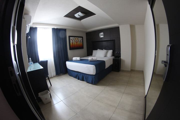 Room 6 of 26