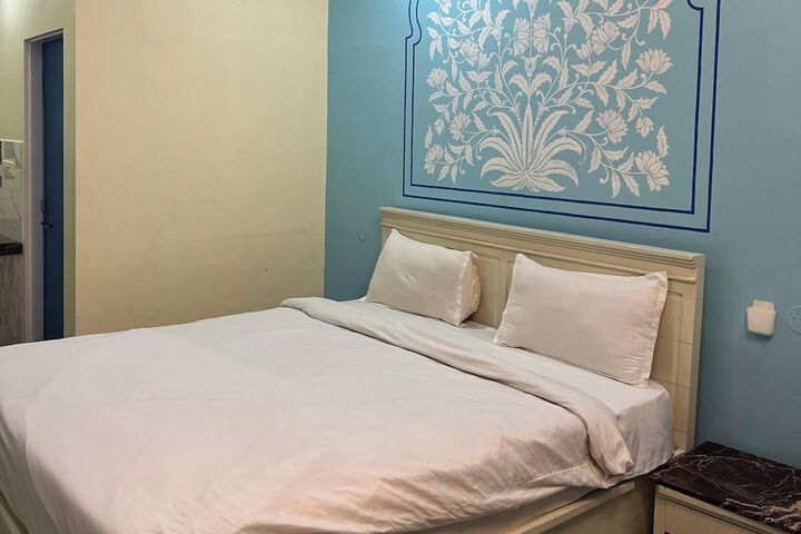 Room 9 of 62