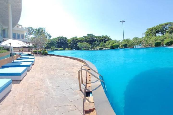 Pool 20 of 40